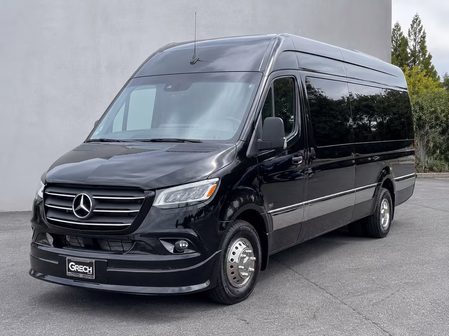 book a bus for your next concert or music festival 1