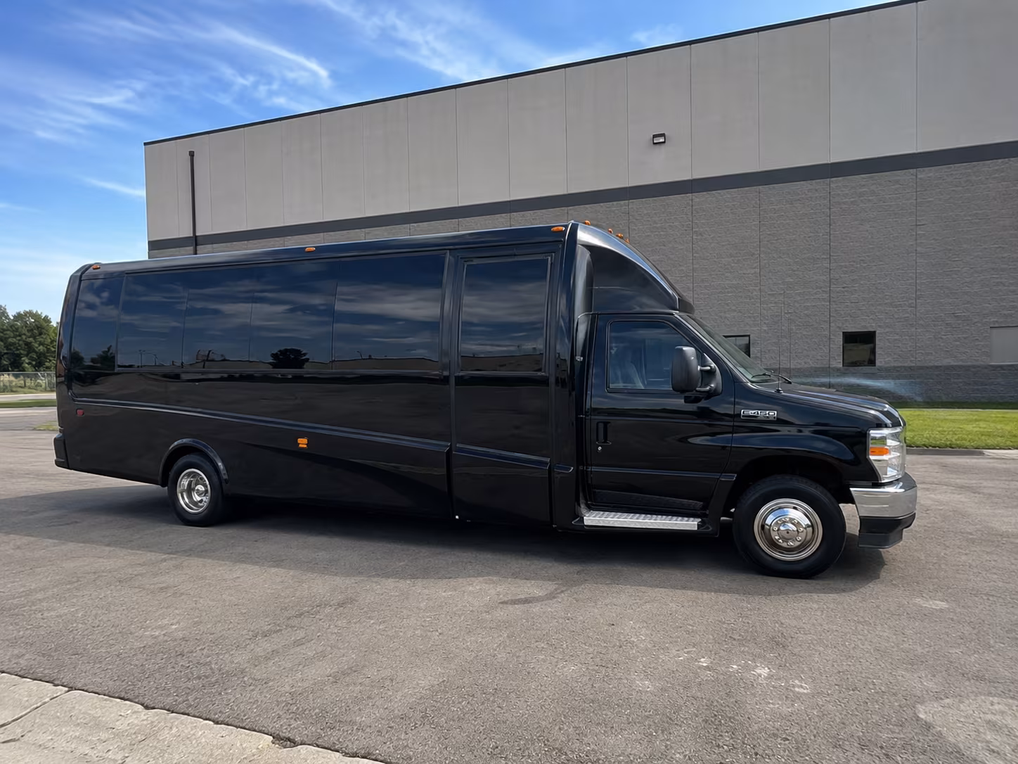 shuttle buses for upland wedding guests between hotels and your venue