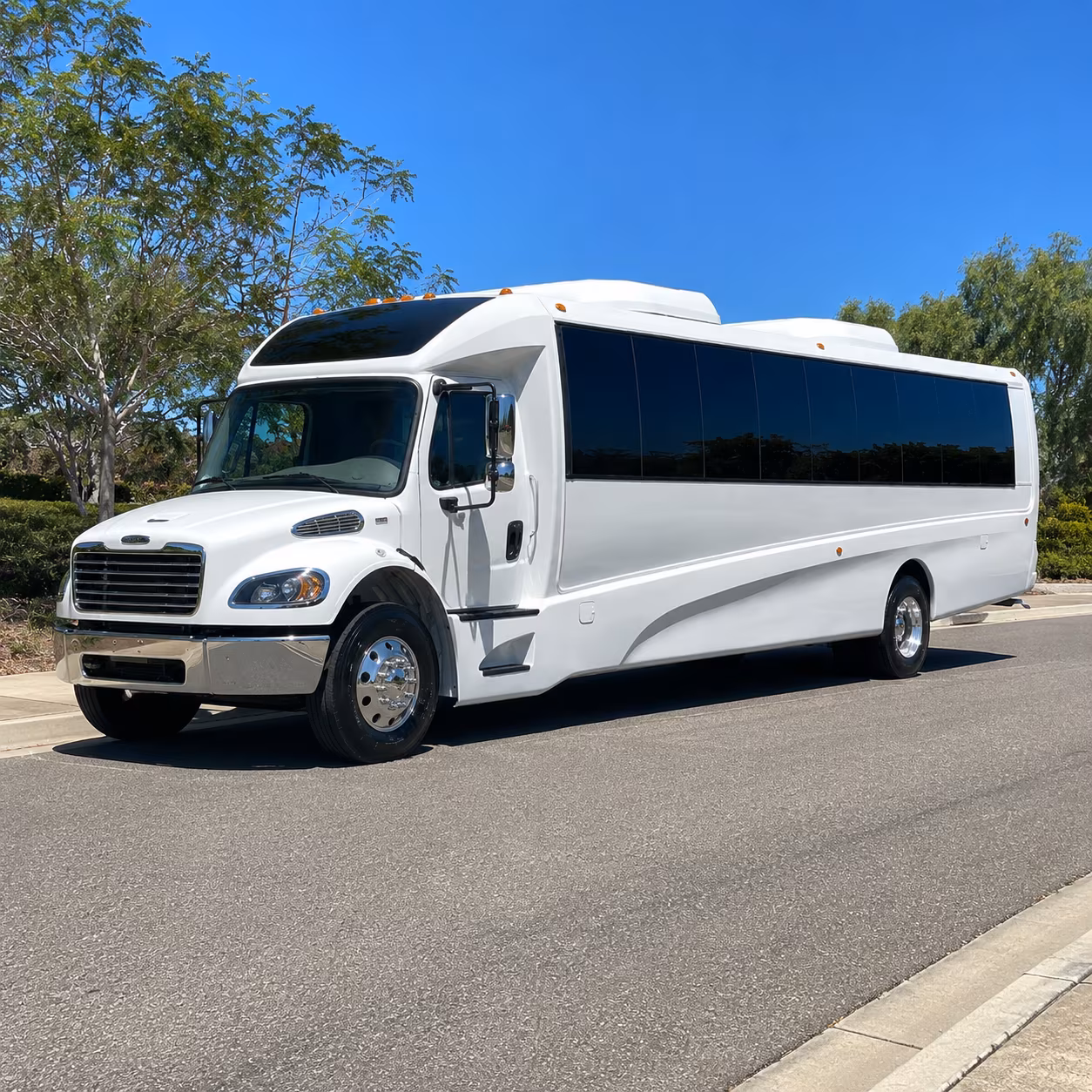 upland 18 passenger minibus