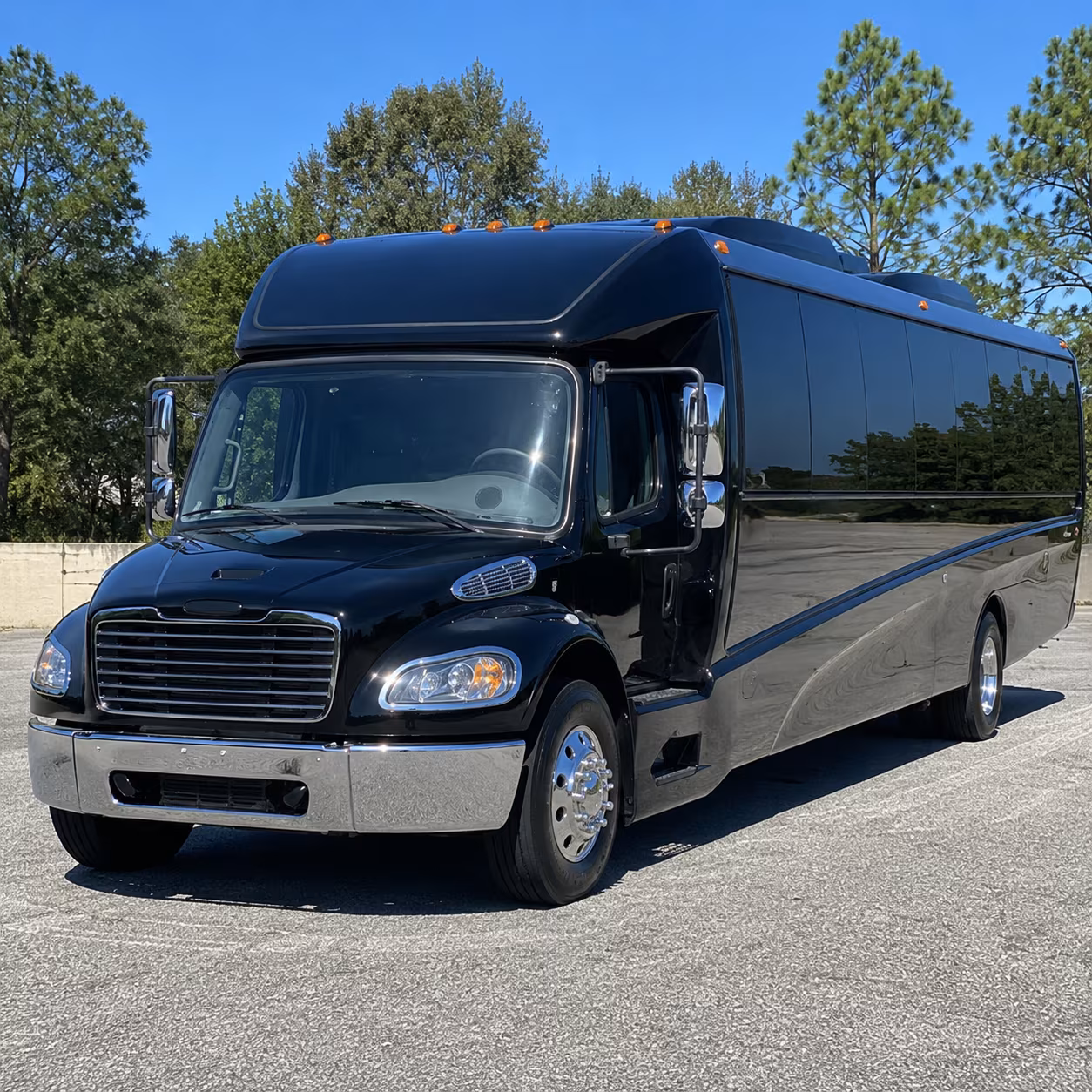 upland 30 passenger minibus